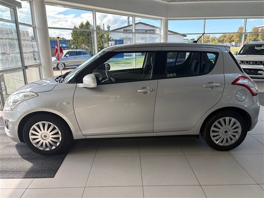 Suzuki Swift 1,2 Dualjet 16V Club 90HK 5d