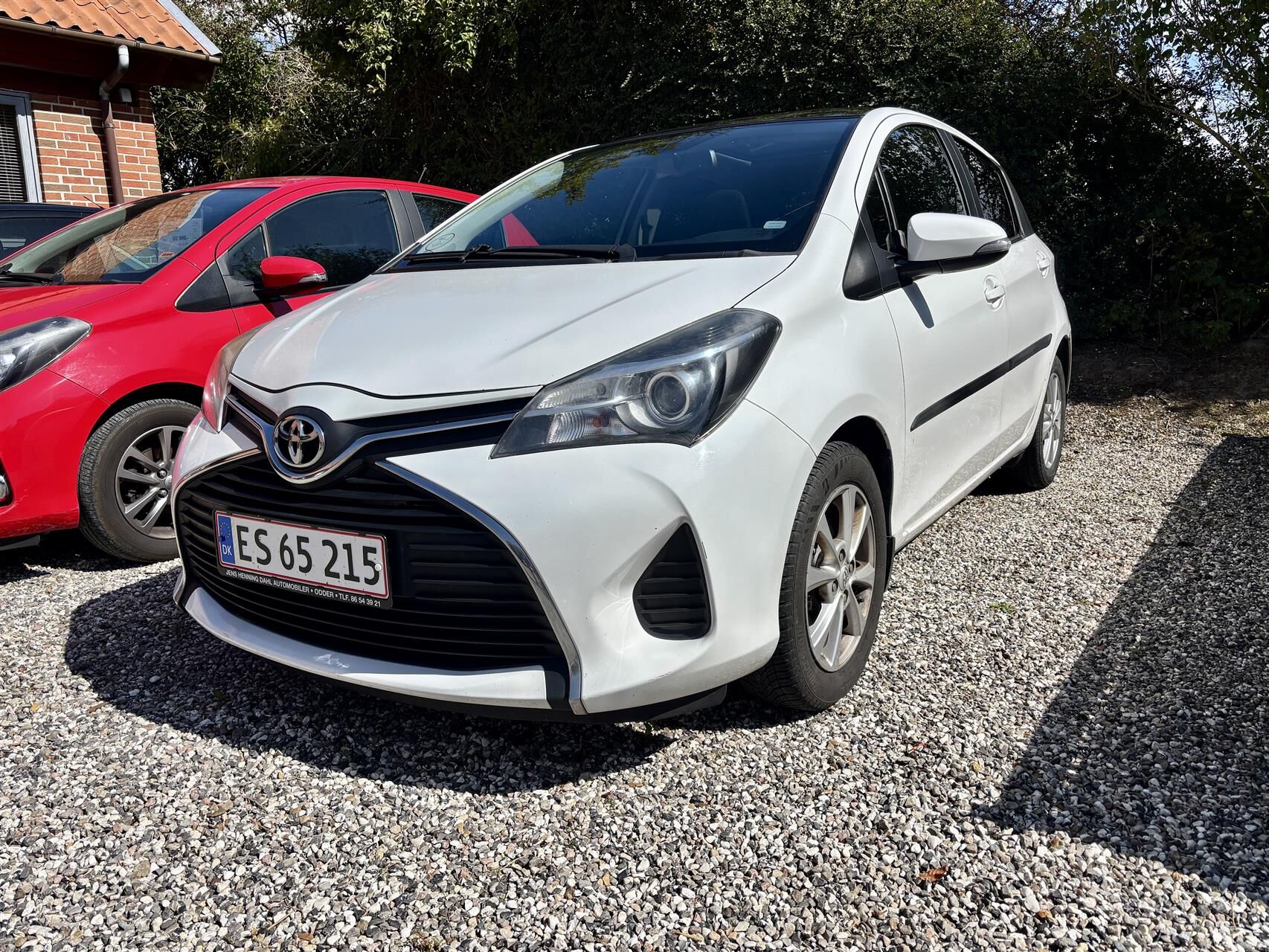 Billede af Toyota Yaris 1,3 VVT-I T2 Komfort + Skyview 100HK 5d 6g