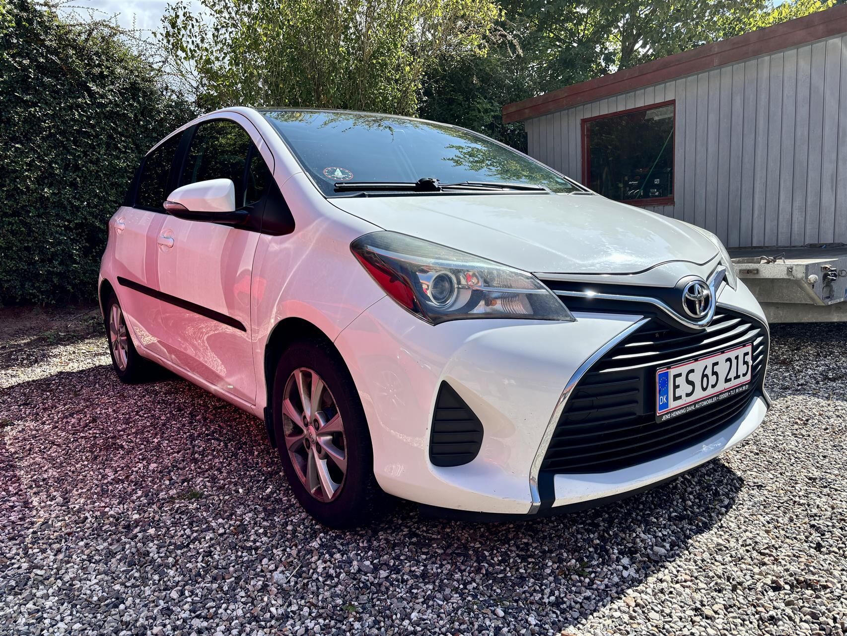 Billede af Toyota Yaris 1,3 VVT-I T2 Komfort + Skyview 100HK 5d 6g