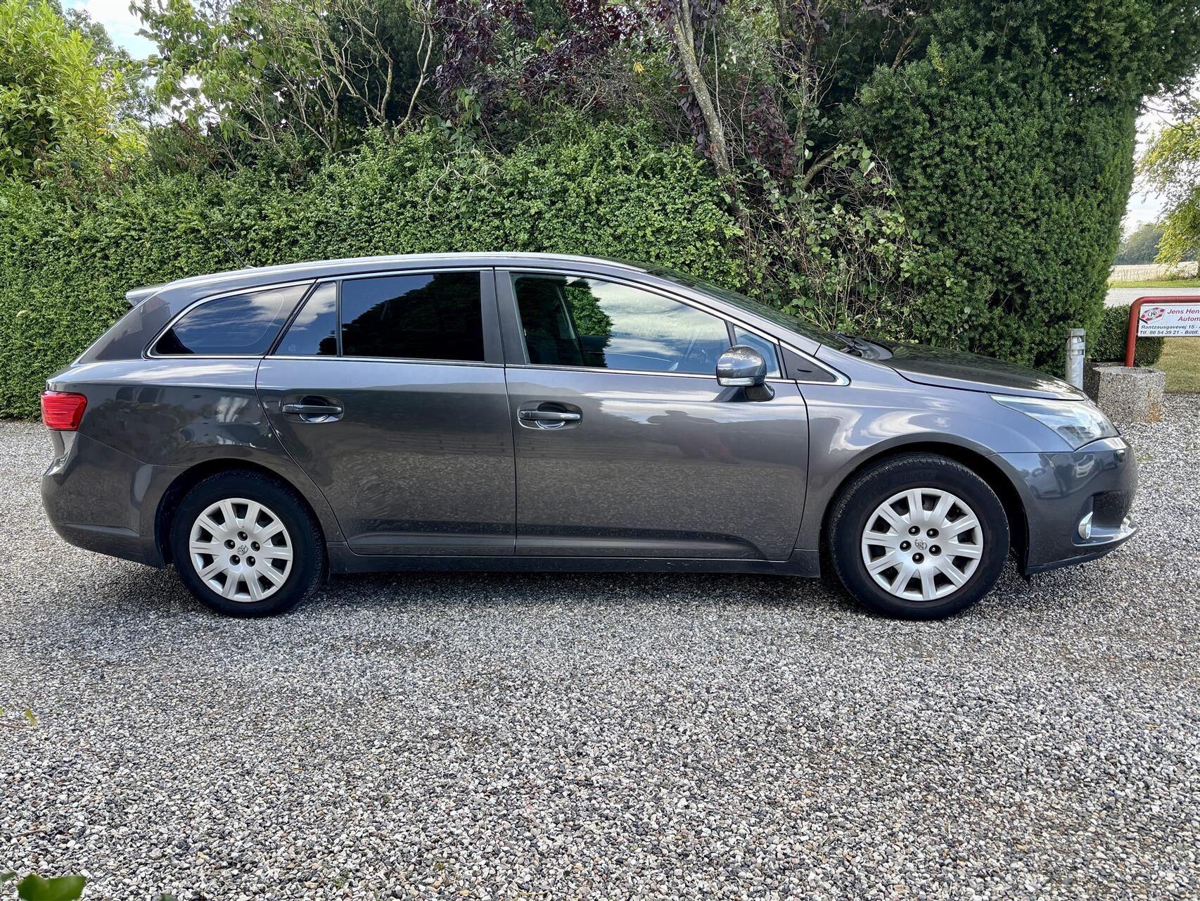 Billede af Toyota Avensis Touring Sports 1,8 VVT-I T2 Touch 147HK Stc 6g