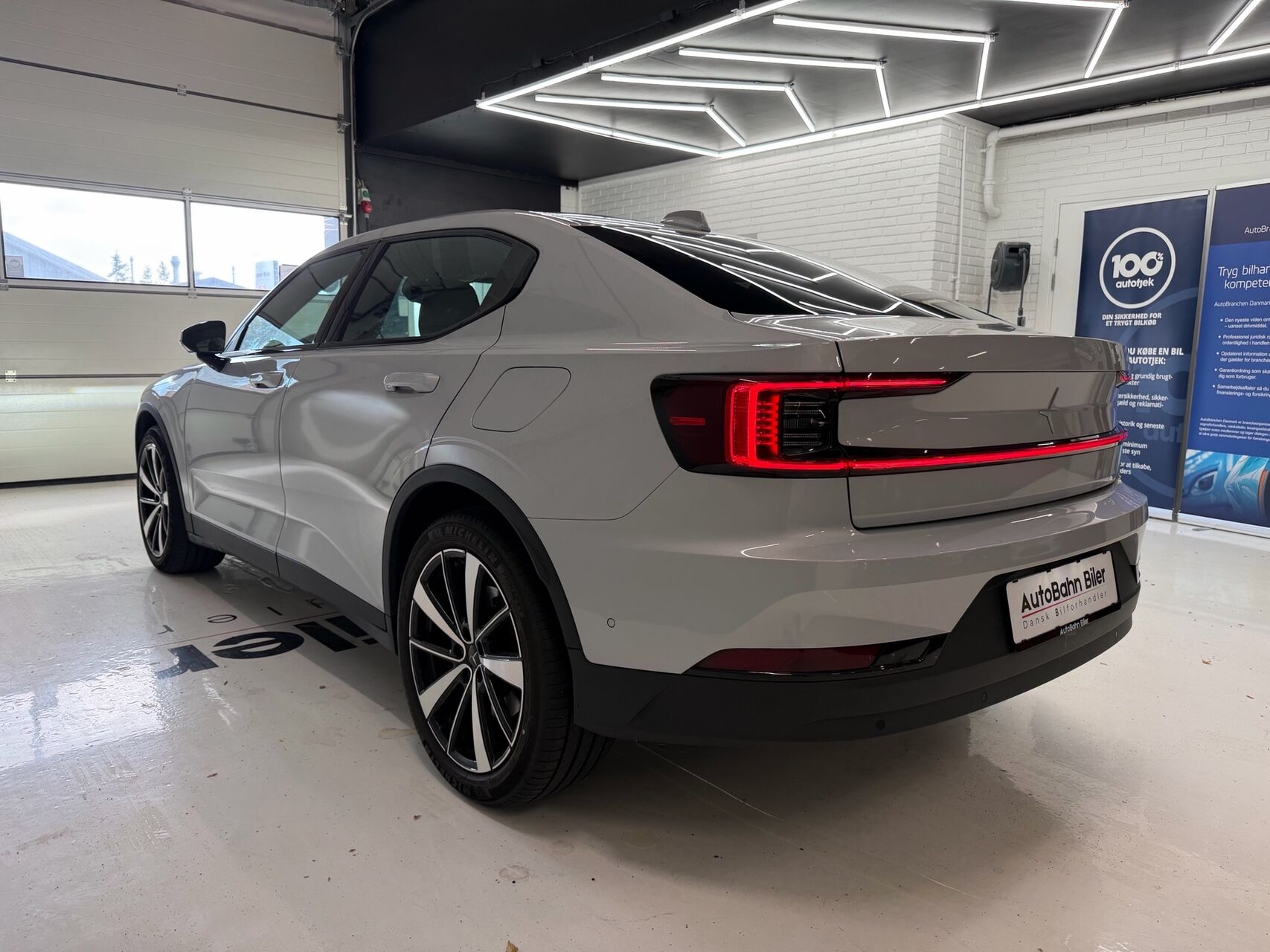 Billede af Polestar 2 EL Long range Single motor Plus 231HK 5d Aut.