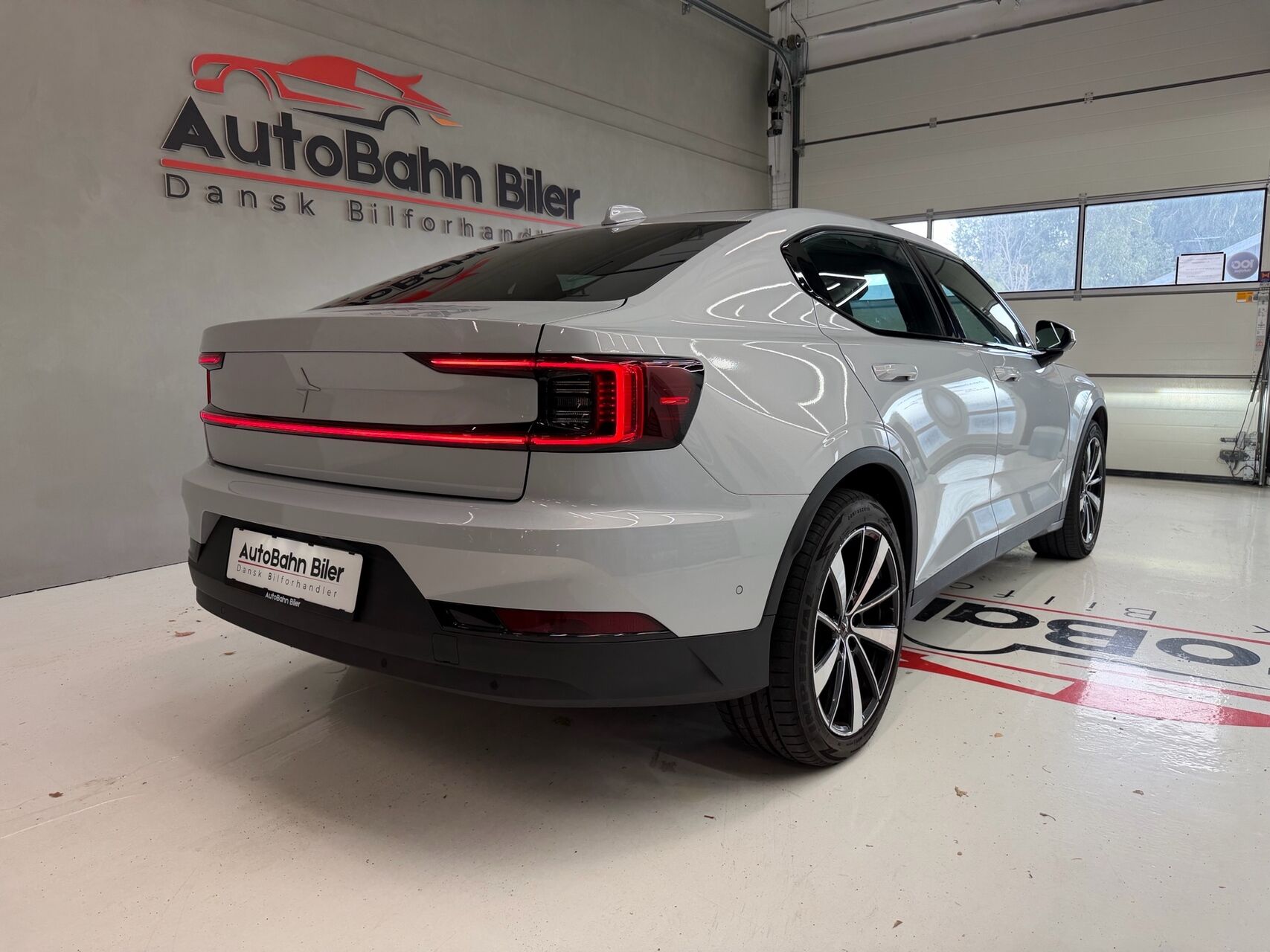 Billede af Polestar 2 EL Long range Single motor Plus 231HK 5d Aut.