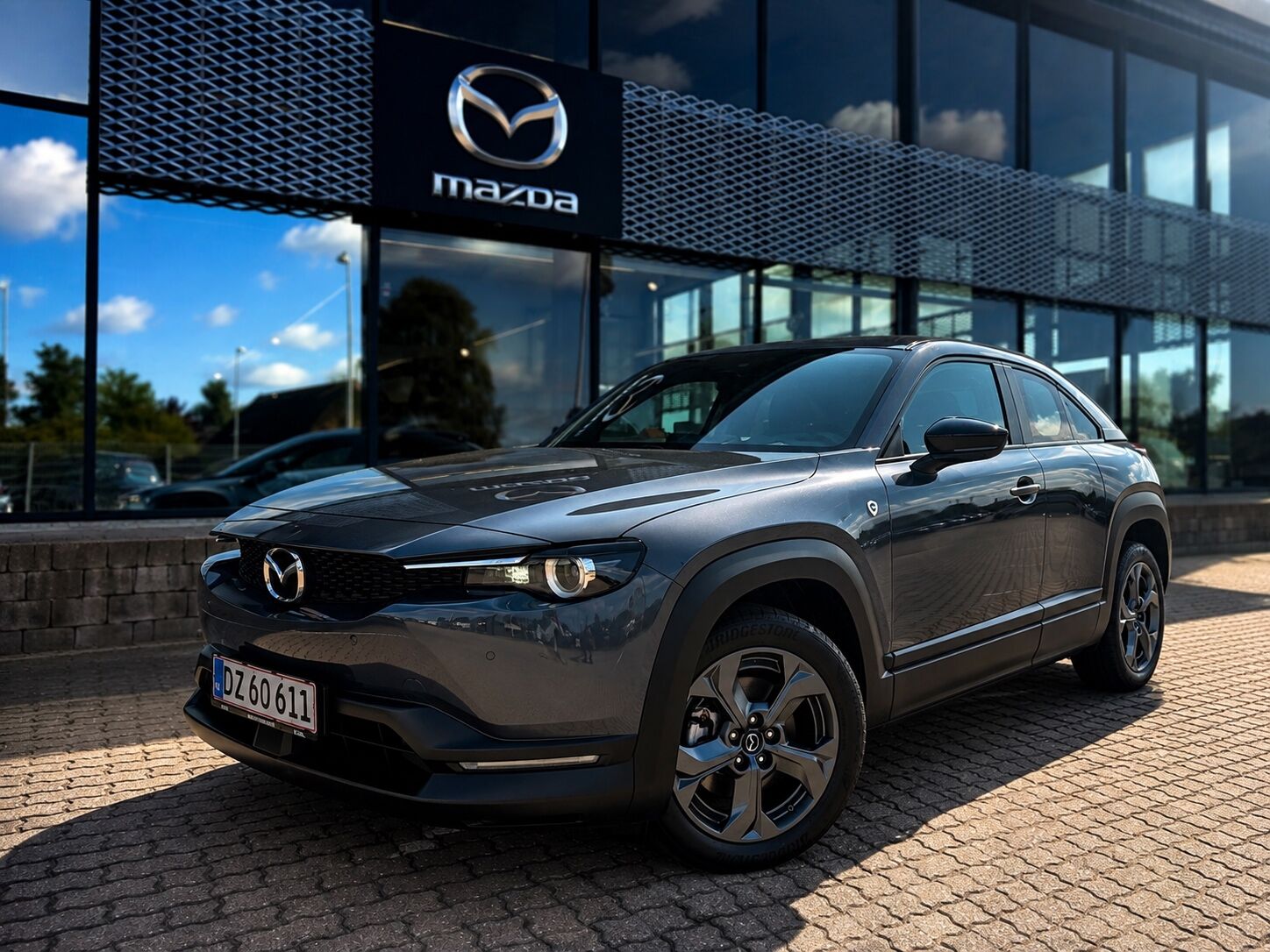 Billede af Mazda MX-30 0,8 e-Skyactiv R-EV  Plugin-hybrid Exclusive-Line 170HK 5d Trinl. Gear