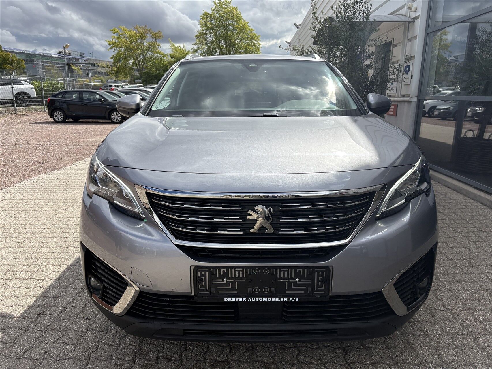 Billede af Peugeot 5008 1,2 e-THP Strike 130HK 5d