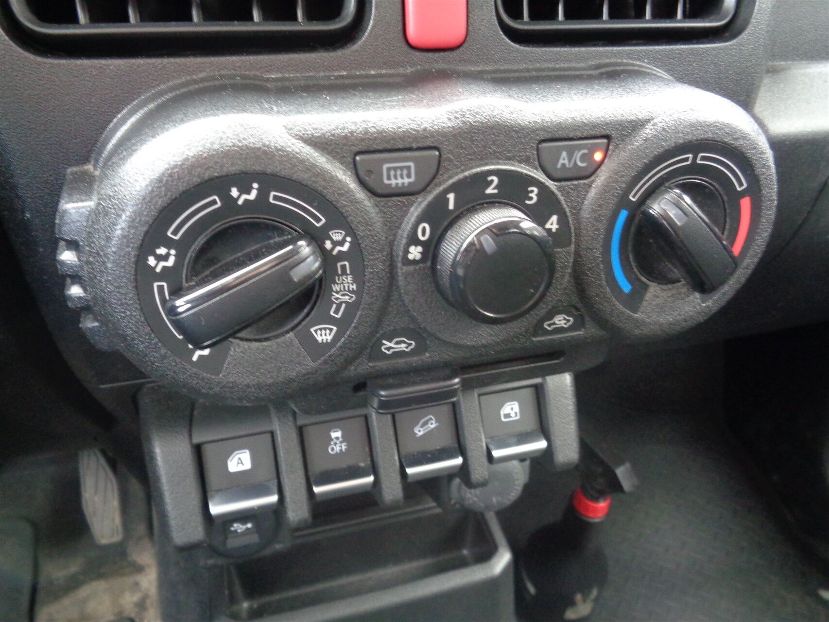Billede af Suzuki Jimny 1,5 Active AllGrip 102HK 3d