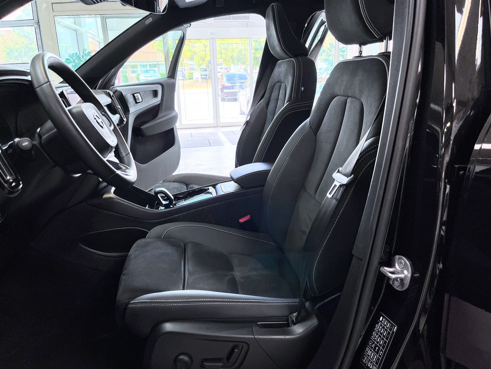 Billede af Volvo XC40 P8 Recharge Twin Ultimate AWD 408HK 5d Aut.