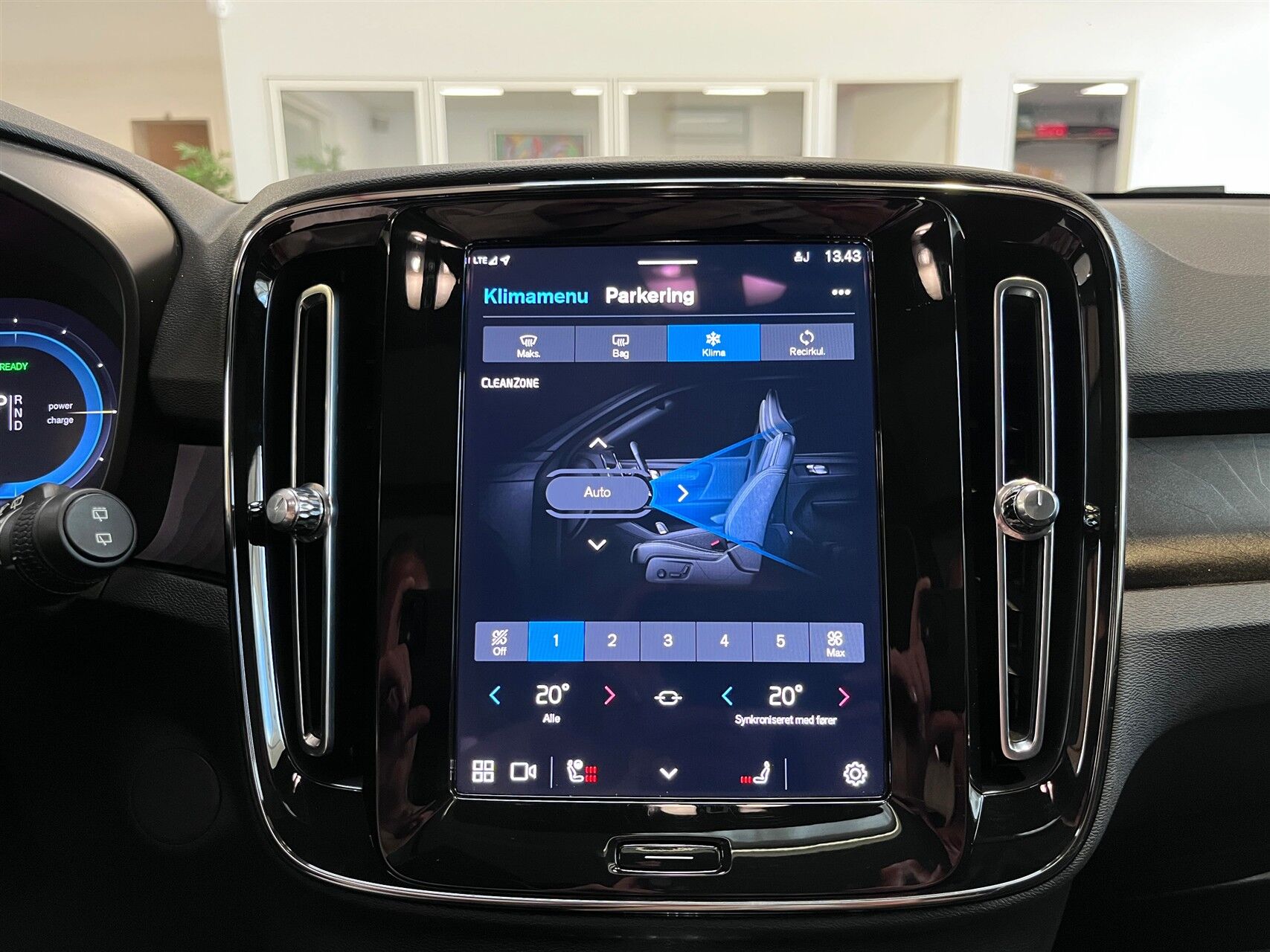 Billede af Volvo XC40 P8 Recharge Twin Ultimate AWD 408HK 5d Aut.