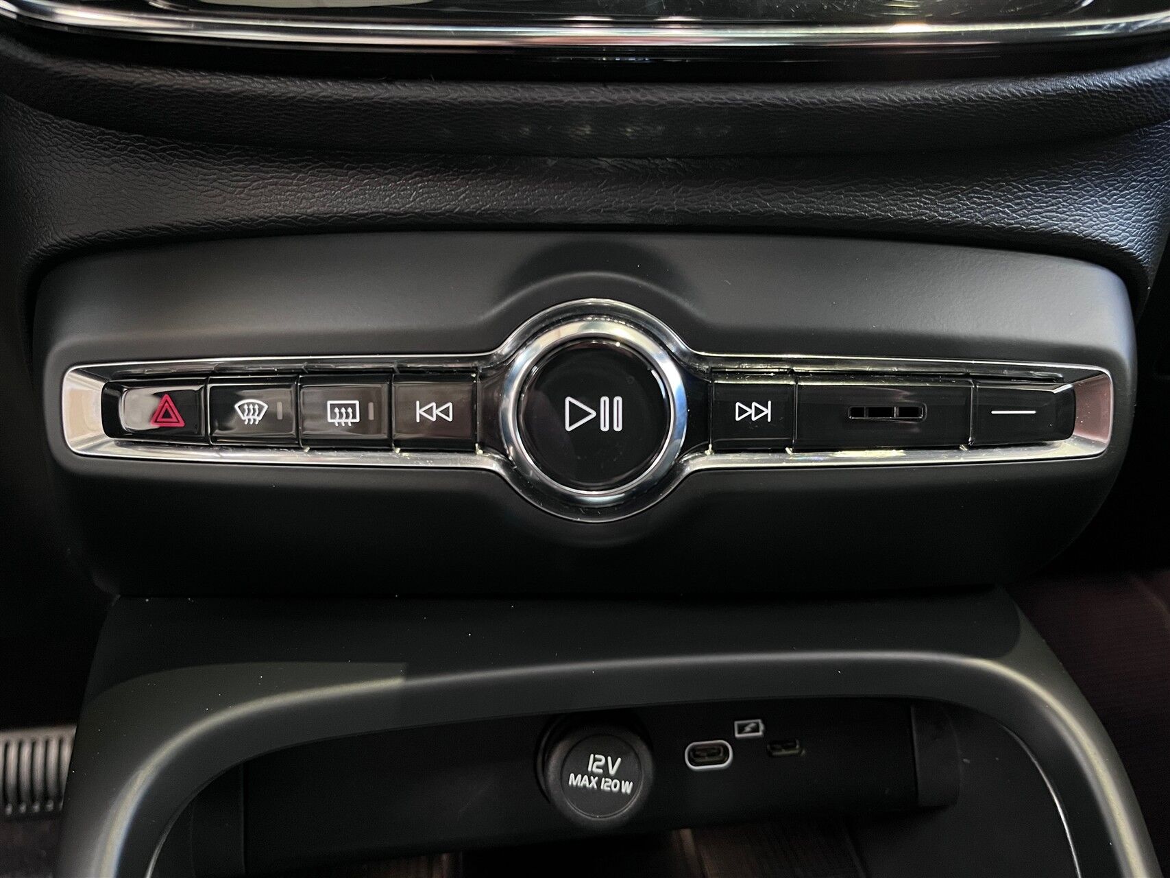 Billede af Volvo XC40 P8 Recharge Twin Ultimate AWD 408HK 5d Aut.