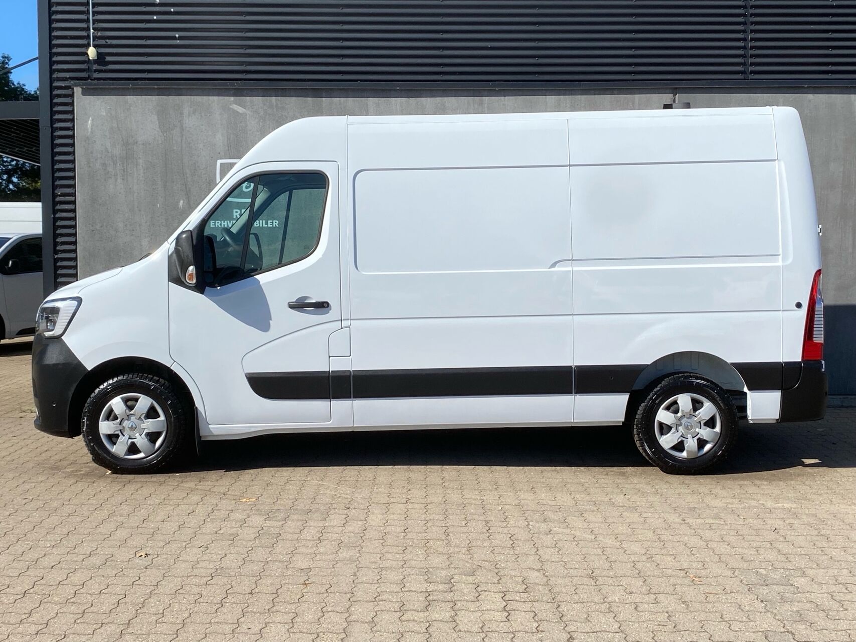 Billede af Renault Master T33 L2H2 2,3 DCI TwinTurbo start/stop 150HK Van 6g