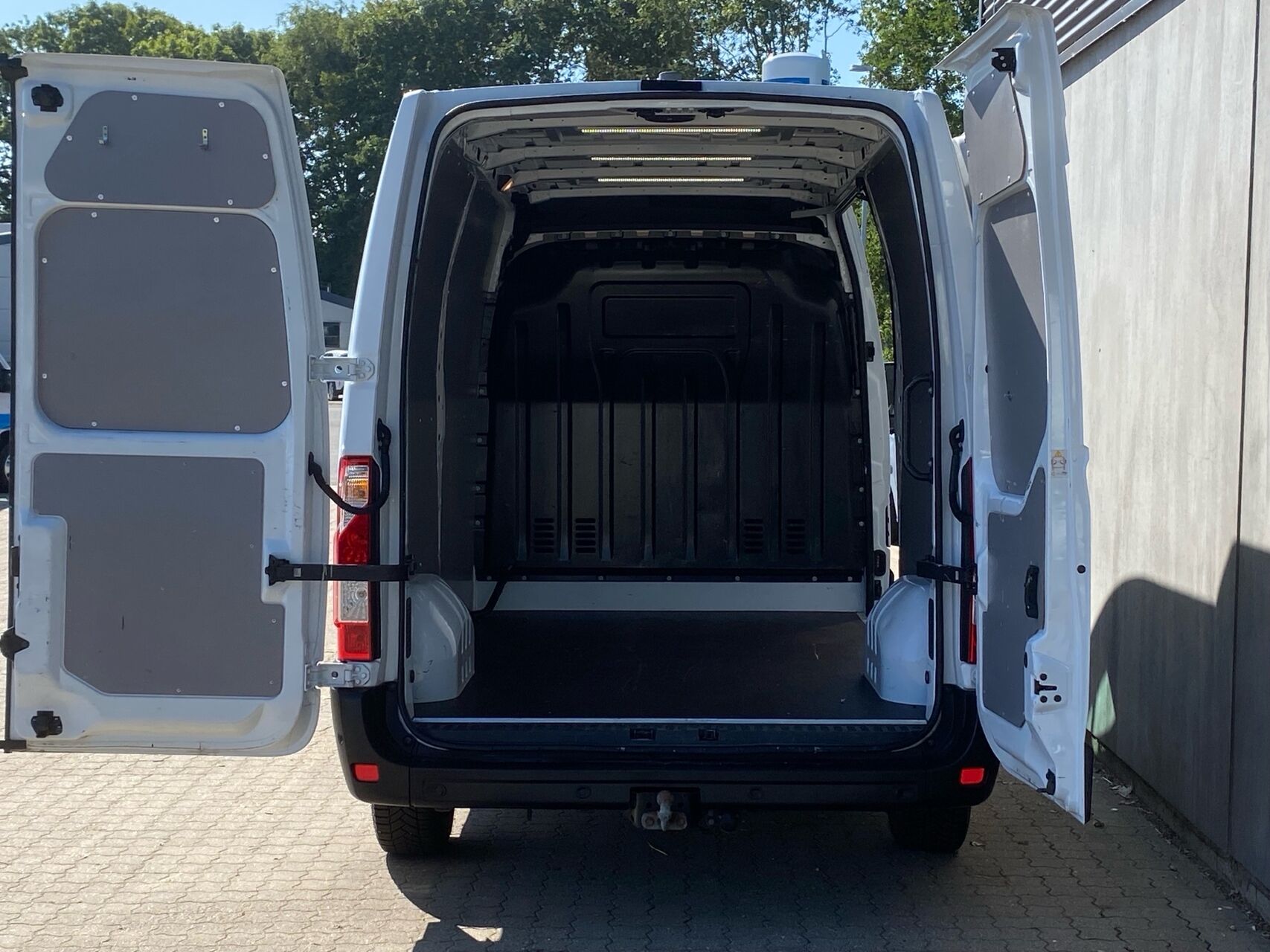 Billede af Renault Master T33 L2H2 2,3 DCI TwinTurbo start/stop 150HK Van 6g