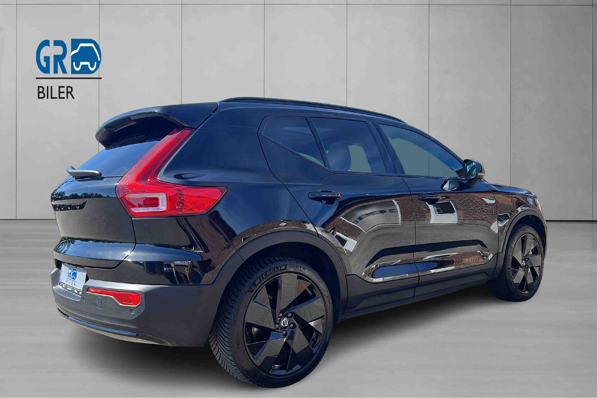 Billede af Volvo EX40 Single Motor Extended Range Black Edition 252HK 5d Aut.