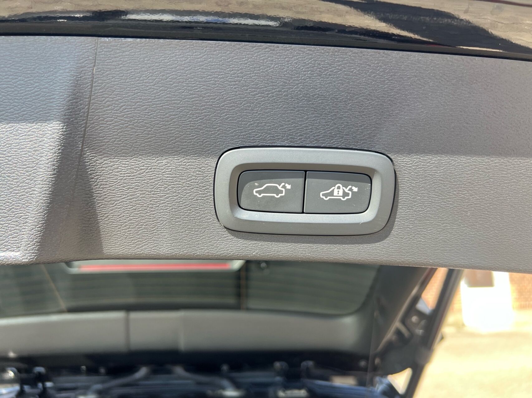 Billede af Volvo EX40 Single Motor Extended Range Black Edition 252HK 5d Aut.