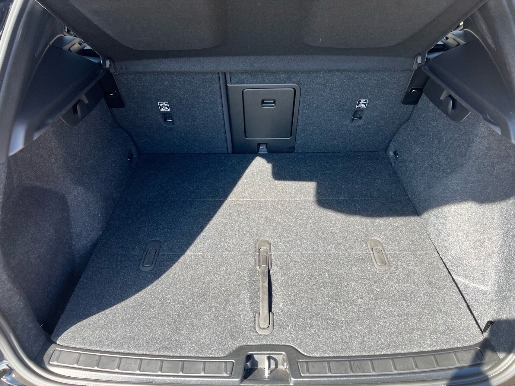 Billede af Volvo EX40 Single Motor Extended Range Black Edition 252HK 5d Aut.