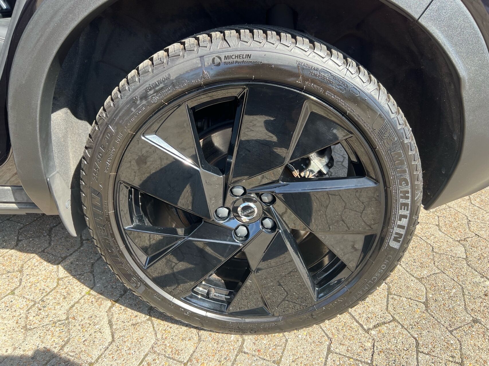 Billede af Volvo EX40 Single Motor Extended Range Black Edition 252HK 5d Aut.