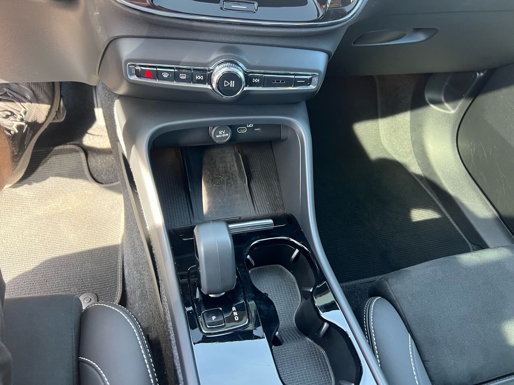 Billede af Volvo EX40 Single Motor Extended Range Black Edition 252HK 5d Aut.
