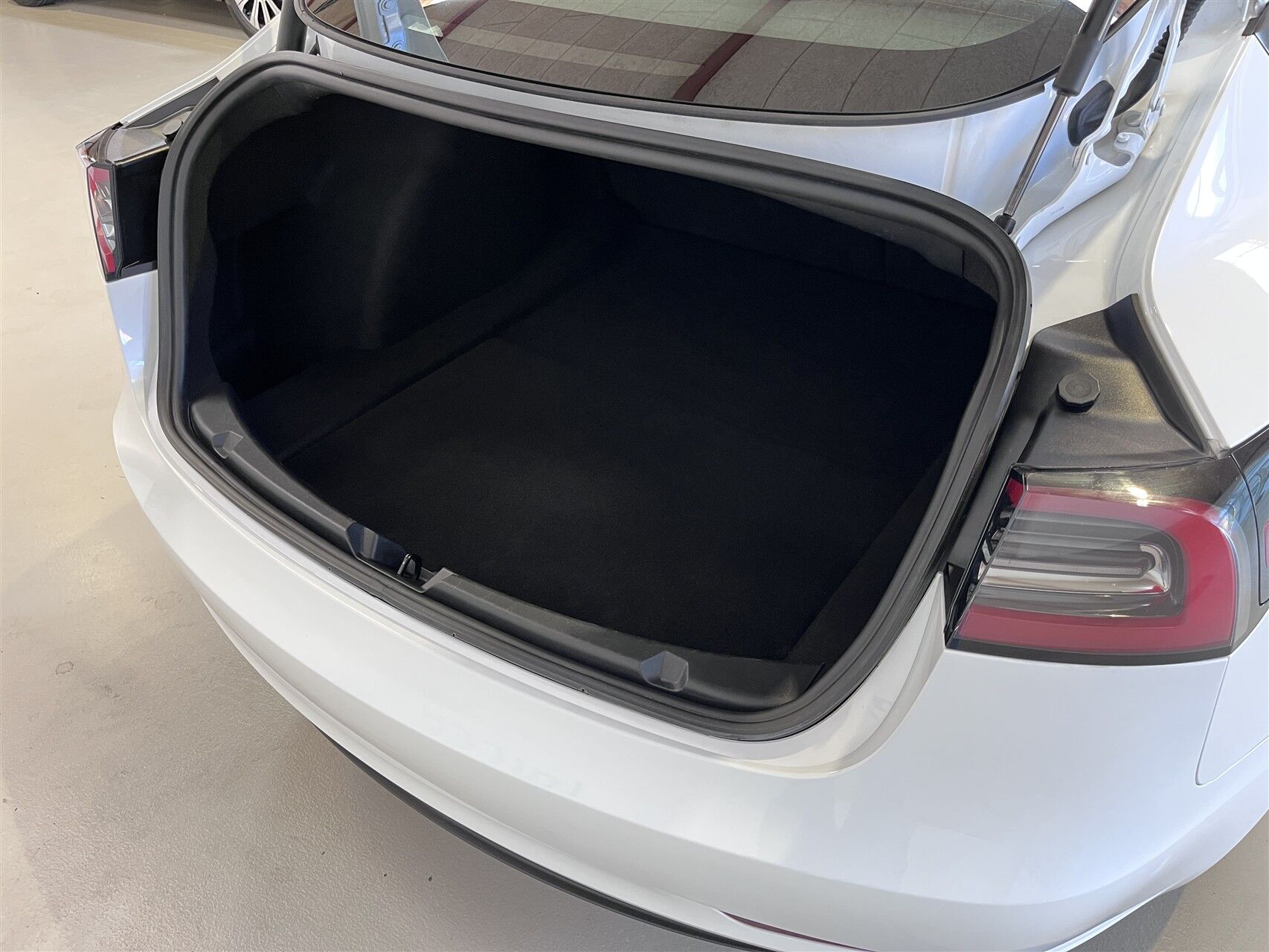 Billede af Tesla Model 3 EL Standard Range 283HK Aut.