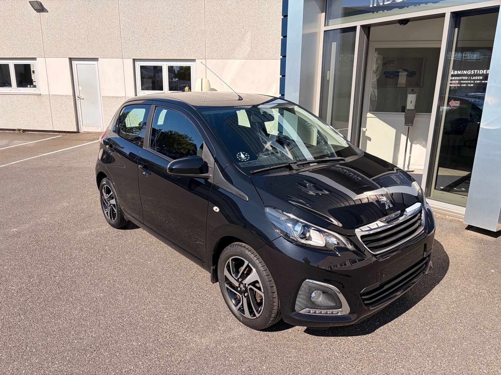 Billede af Peugeot 108 1,0 e-Vti Infinity M 72HK 5d