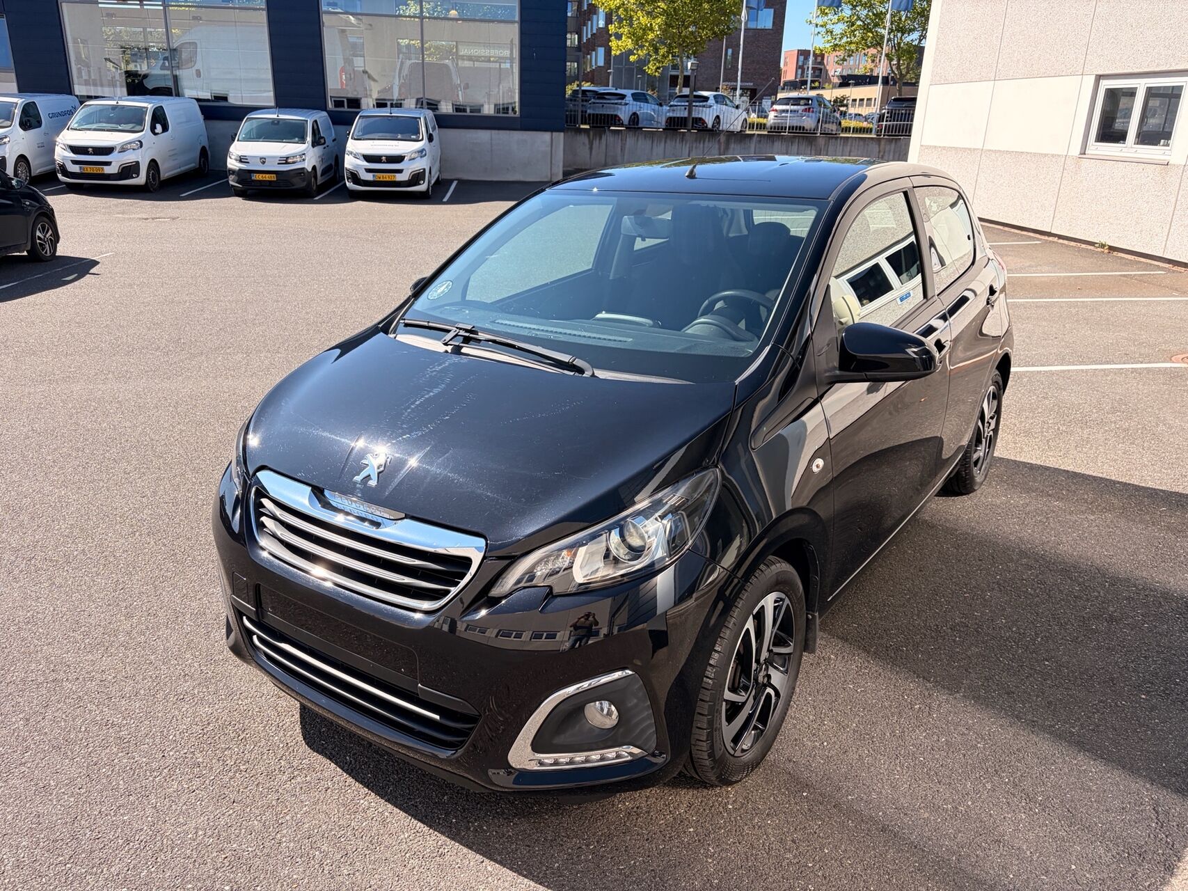 Billede af Peugeot 108 1,0 e-Vti Infinity M 72HK 5d