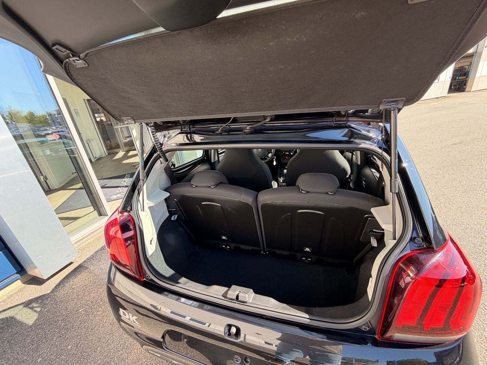 Billede af Peugeot 108 1,0 e-Vti Infinity M 72HK 5d