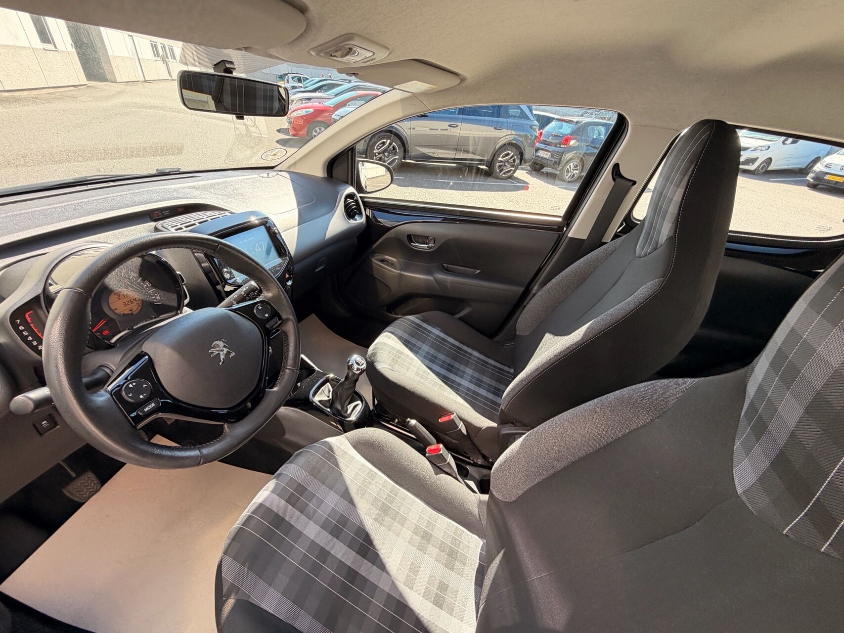 Billede af Peugeot 108 1,0 e-Vti Infinity M 72HK 5d