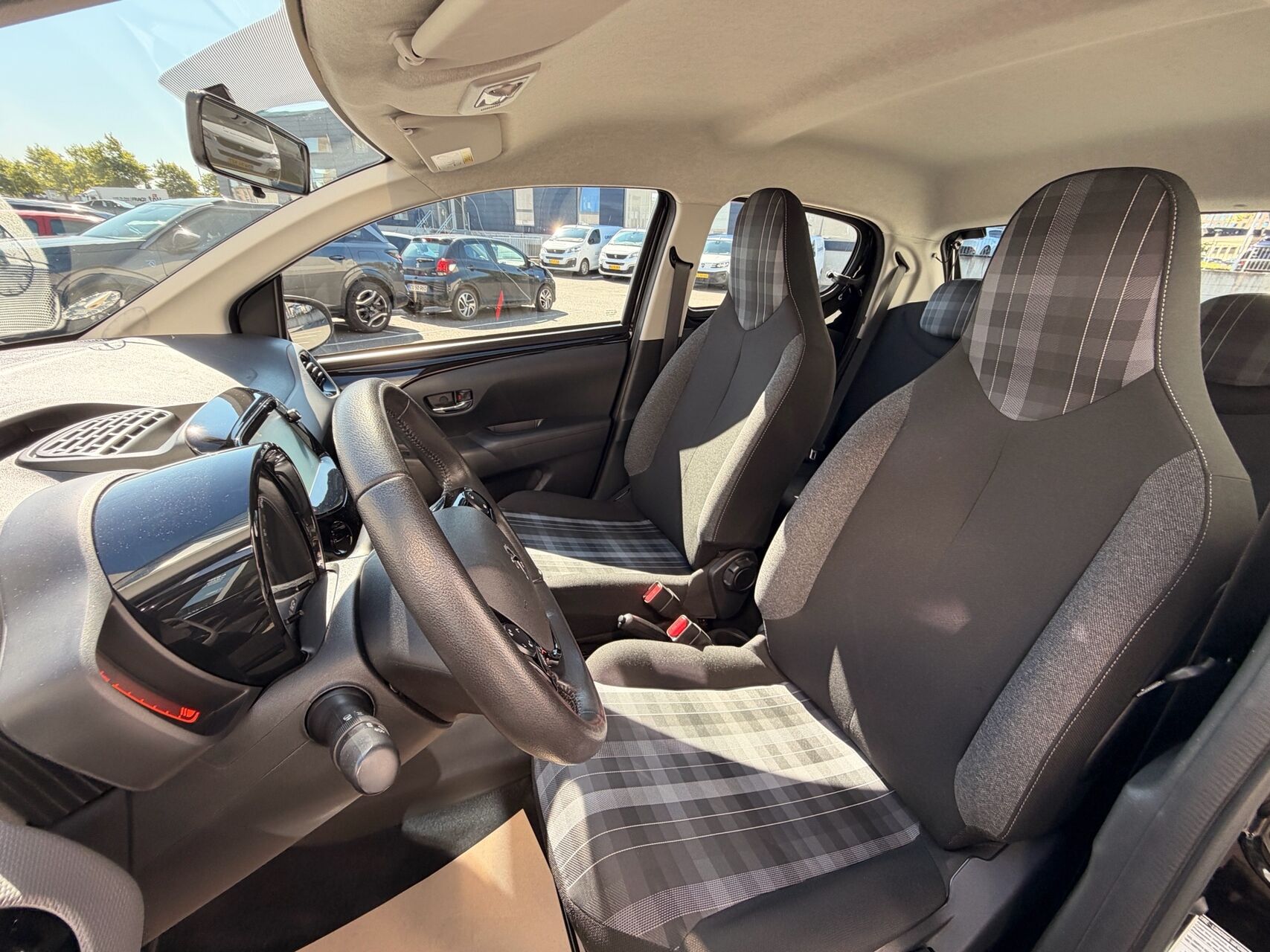 Billede af Peugeot 108 1,0 e-Vti Infinity M 72HK 5d