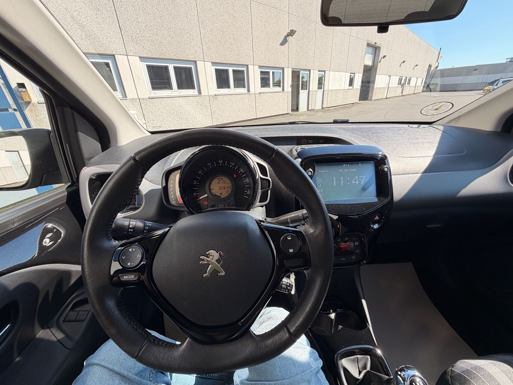 Billede af Peugeot 108 1,0 e-Vti Infinity M 72HK 5d