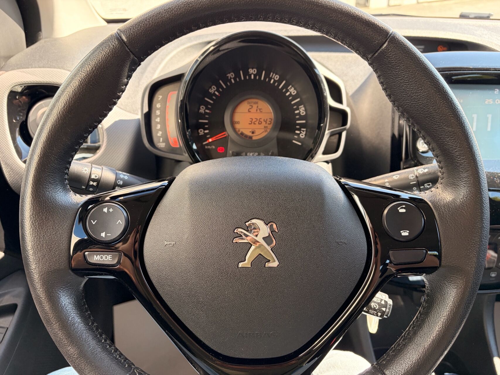 Billede af Peugeot 108 1,0 e-Vti Infinity M 72HK 5d