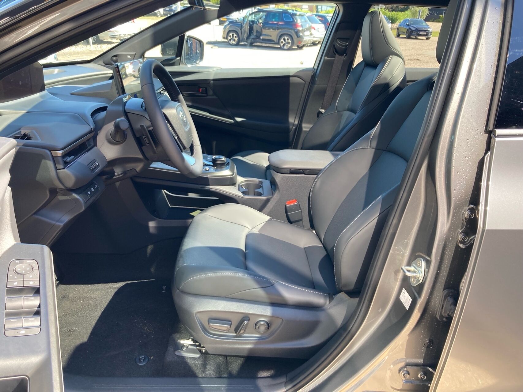 Billede af Toyota bZ4X EL Executive Panorama Bitone AWD 343HK 5d Aut.