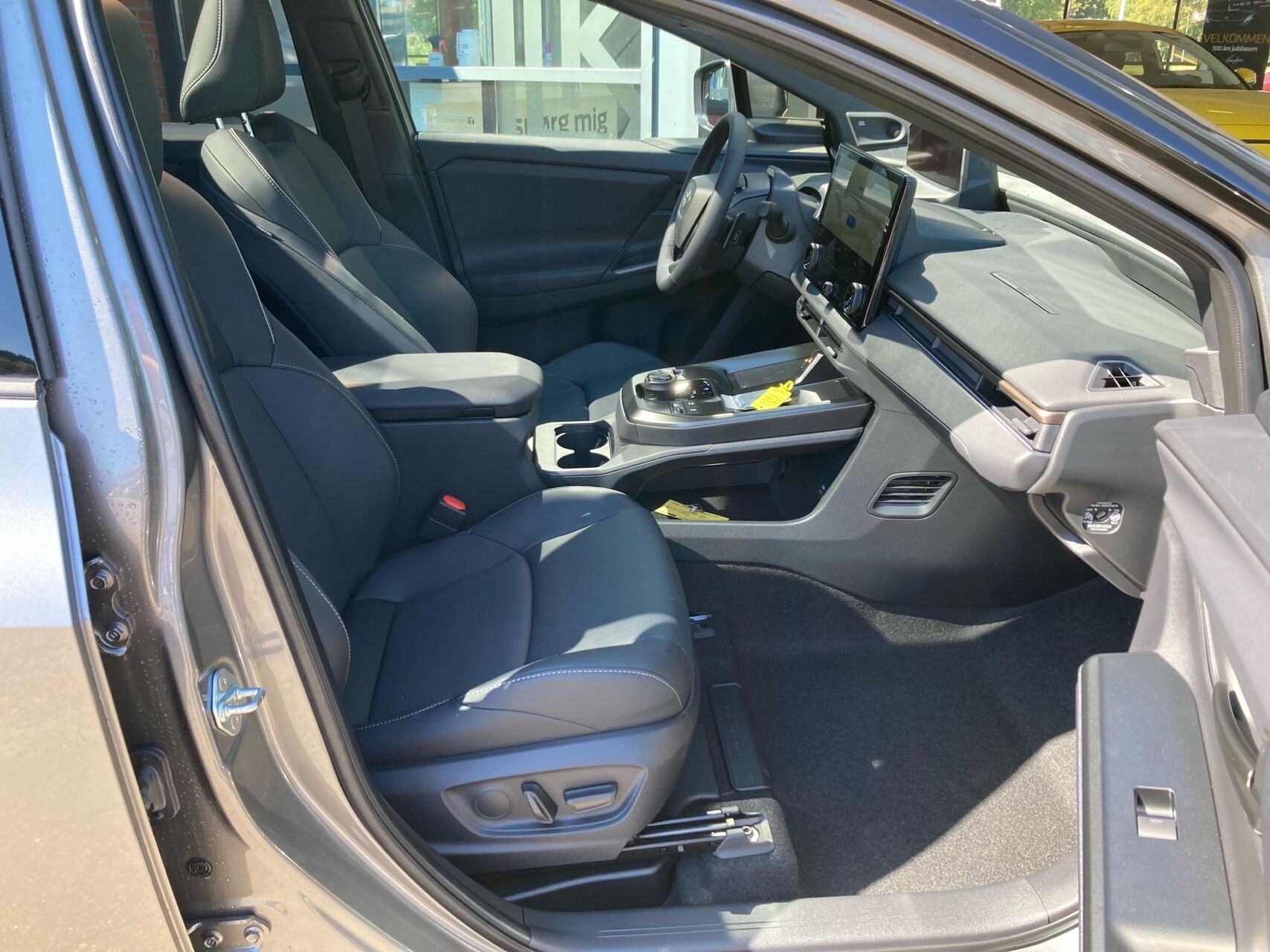 Billede af Toyota bZ4X EL Executive Panorama Bitone AWD 343HK 5d Aut.