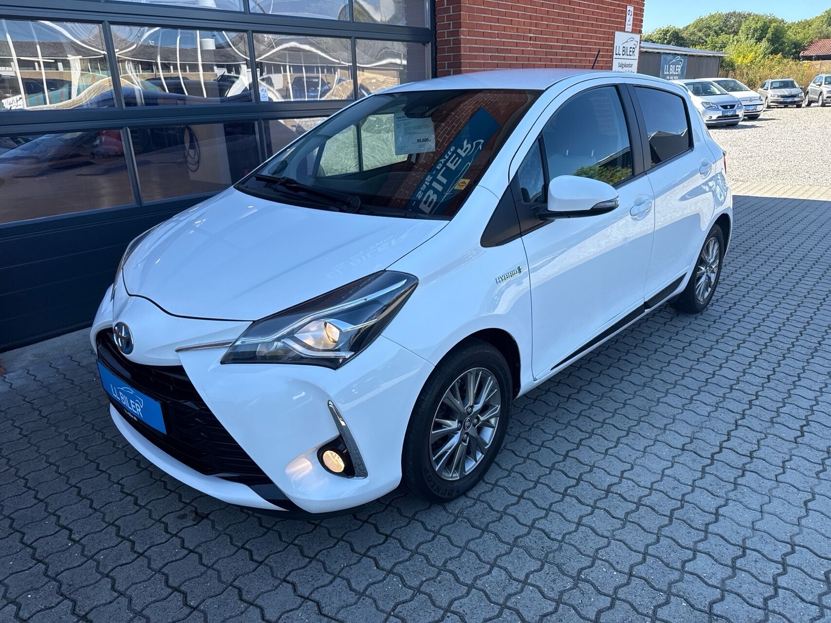 Billede af Toyota Yaris 1,5 Hybrid H2 Exclusive E-CVT 100HK 5d Trinl. Gear