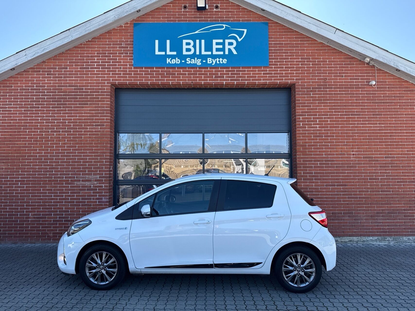Billede af Toyota Yaris 1,5 Hybrid H2 Exclusive E-CVT 100HK 5d Trinl. Gear