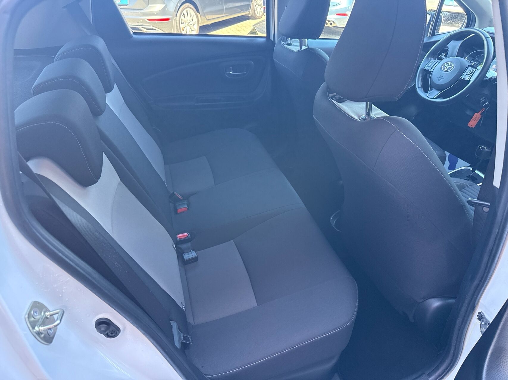 Billede af Toyota Yaris 1,5 Hybrid H2 Exclusive E-CVT 100HK 5d Trinl. Gear