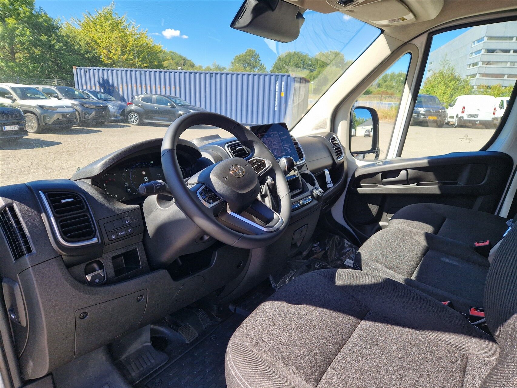 Billede af Toyota Proace Max Long 2,2 D Comfort Master To skydedør m. højt tag Heavy 180HK Van 8g Aut.