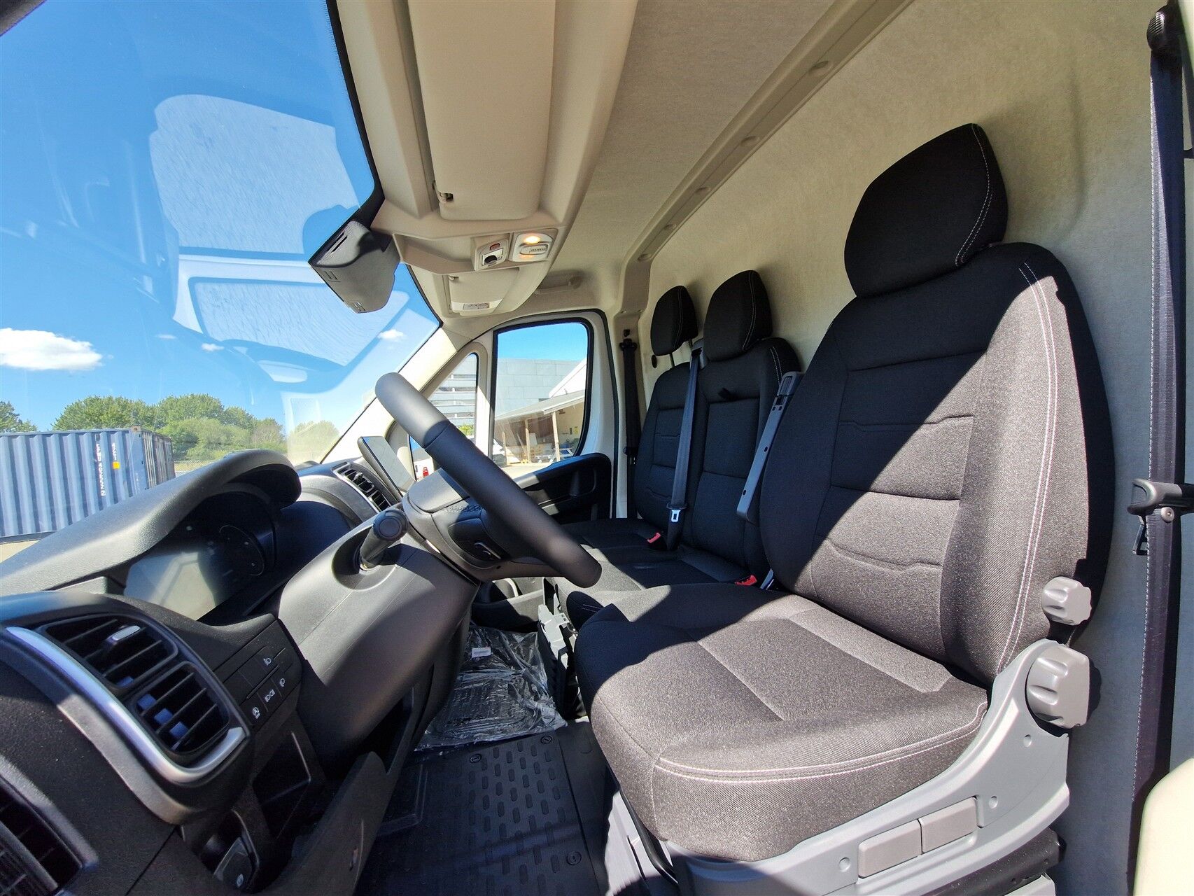 Billede af Toyota Proace Max Long 2,2 D Comfort Master To skydedør m. højt tag Heavy 180HK Van 8g Aut.