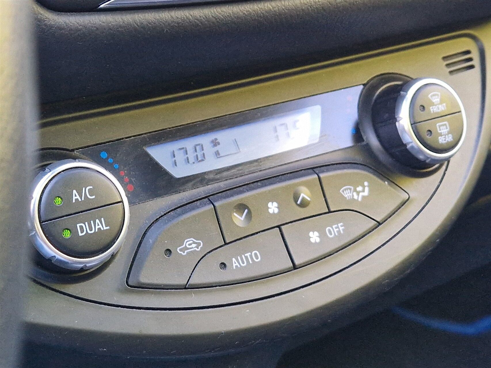 Billede af Toyota Yaris 1,5 Hybrid H4 E-CVT 100HK 5d Trinl. Gear