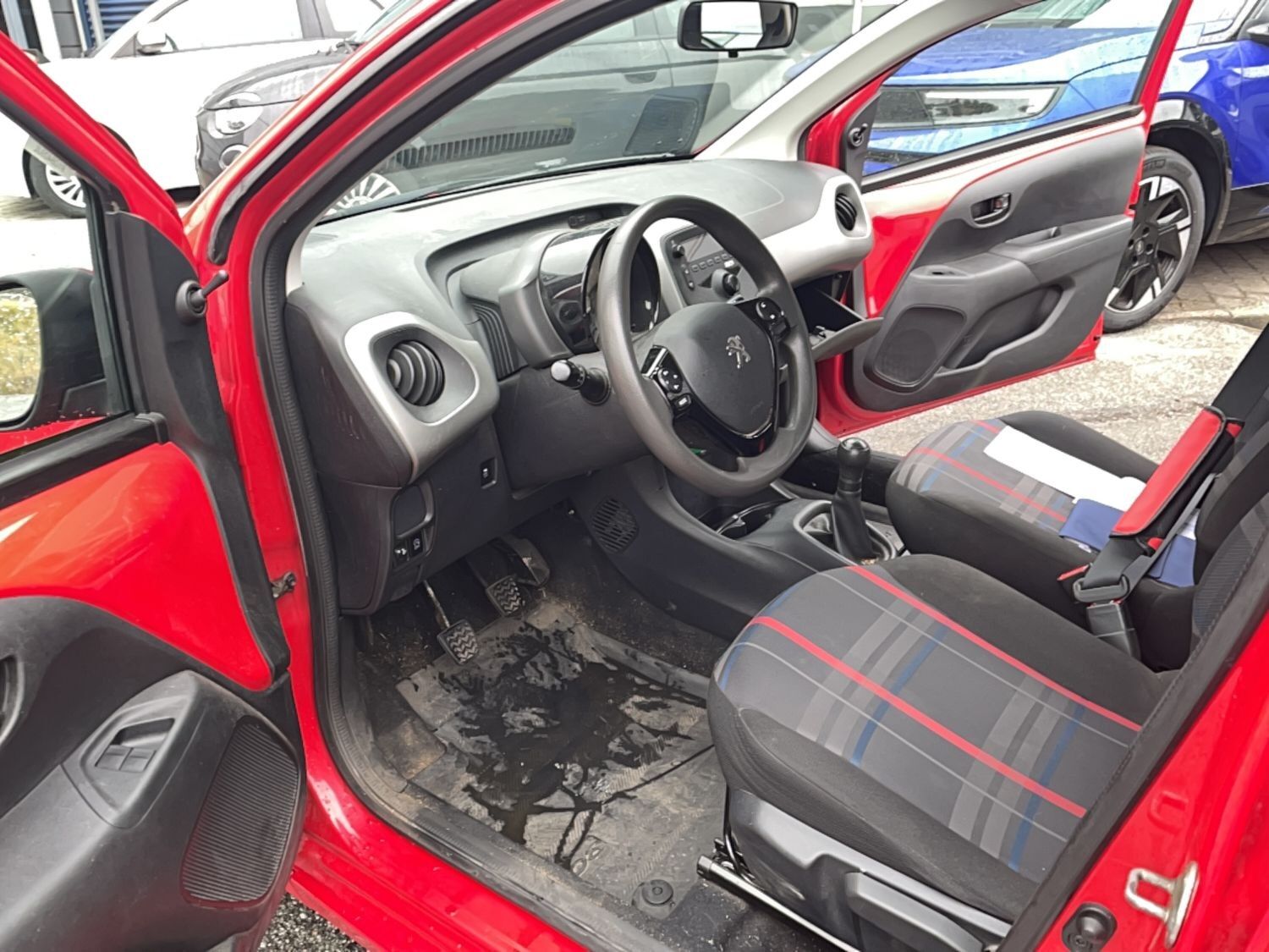 Billede af Peugeot 108 1,0 e-Vti Active Rød 69HK 5d