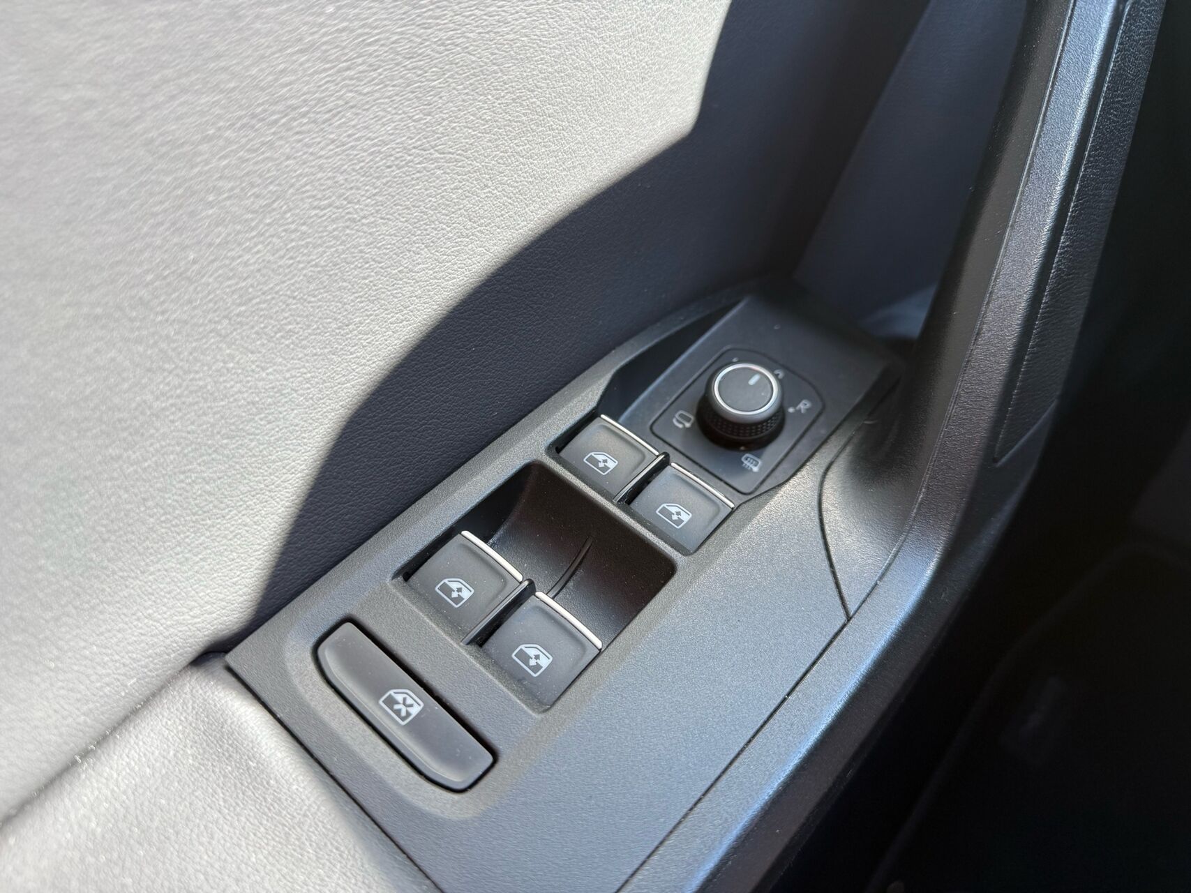 Billede af Seat Leon 1,4 e-Hybrid FR DSG 204HK 5d 6g Aut.