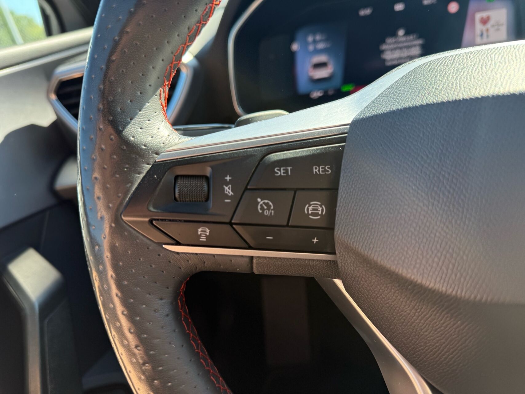 Billede af Seat Leon 1,4 e-Hybrid FR DSG 204HK 5d 6g Aut.