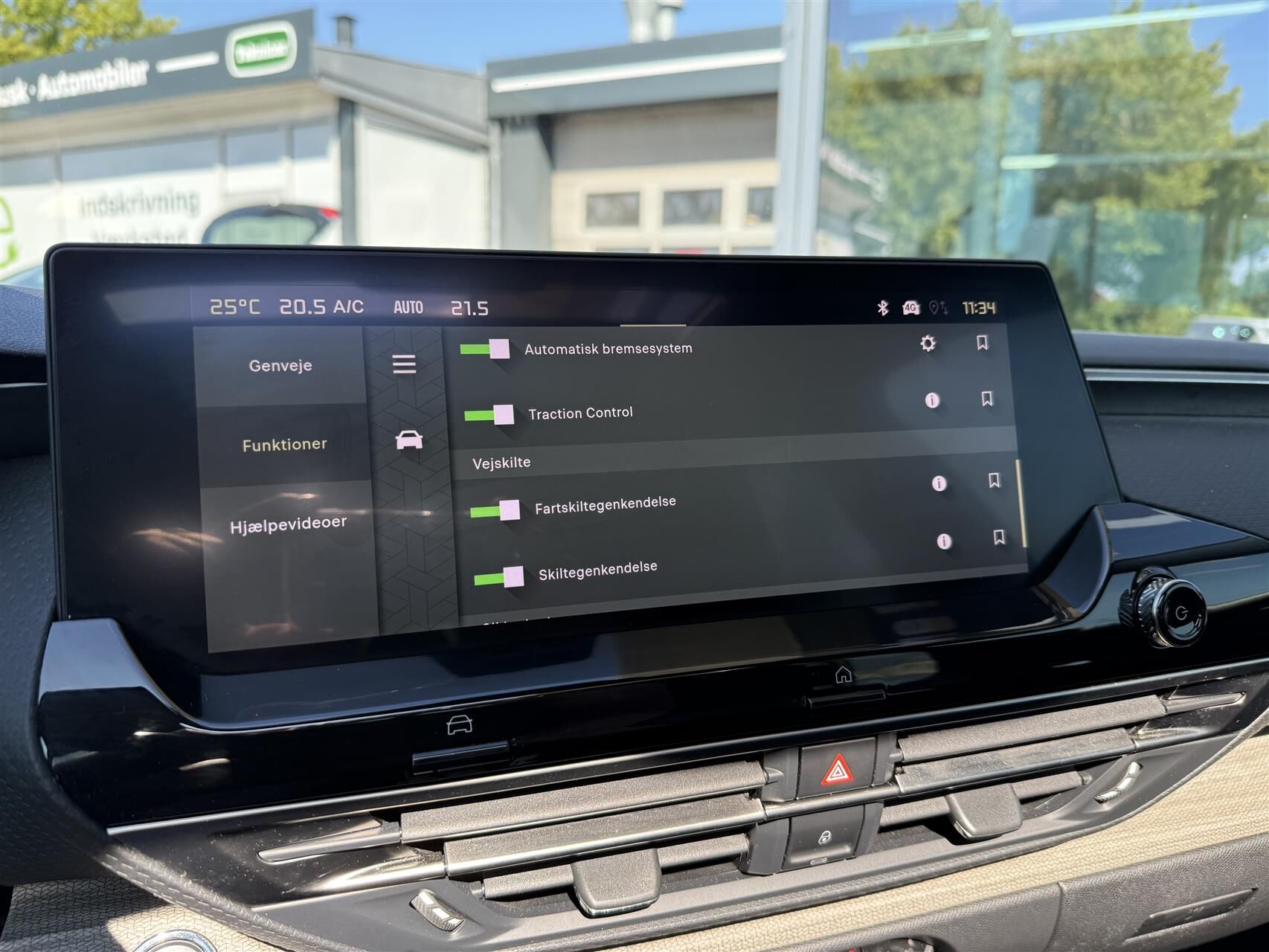 Billede af Citroën C5 X 1,6 Plugin-hybrid Grand Palais 225HK 5d 8g Aut.