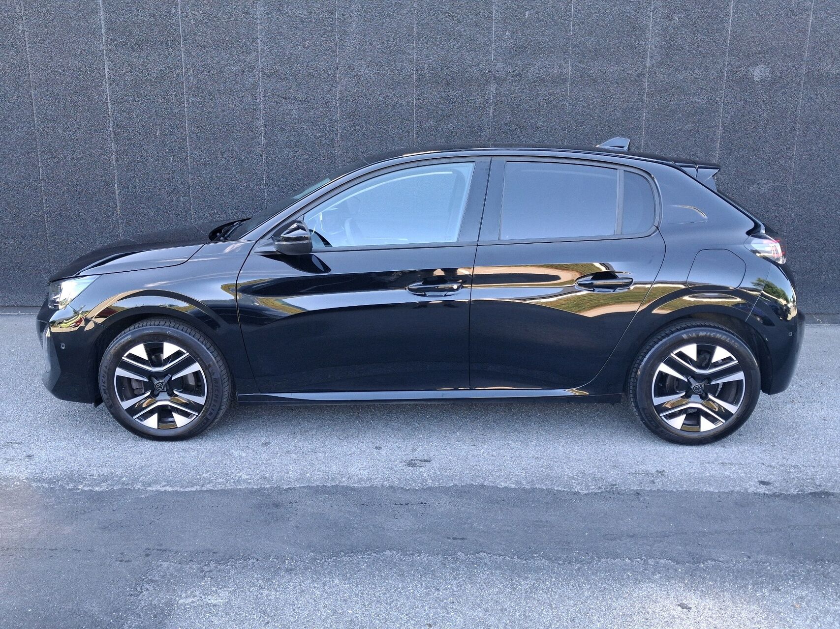 Billede af Peugeot 208 1,2 PureTech Allure+ 100HK 5d 6g