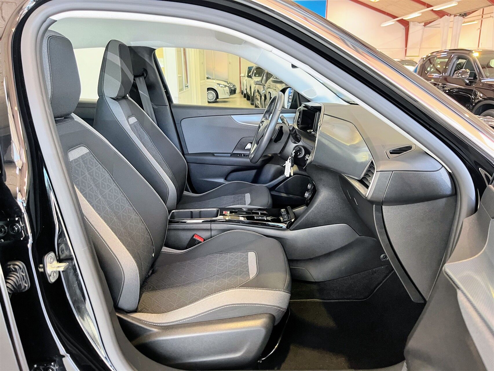 Billede af Peugeot 2008 1,2 PureTech Active Pack EAT8 130HK 5d 8g Aut.