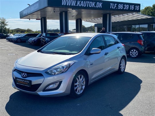Hyundai i30 1,6 CRDi Comfort Go ISG 110HK 5d 6g