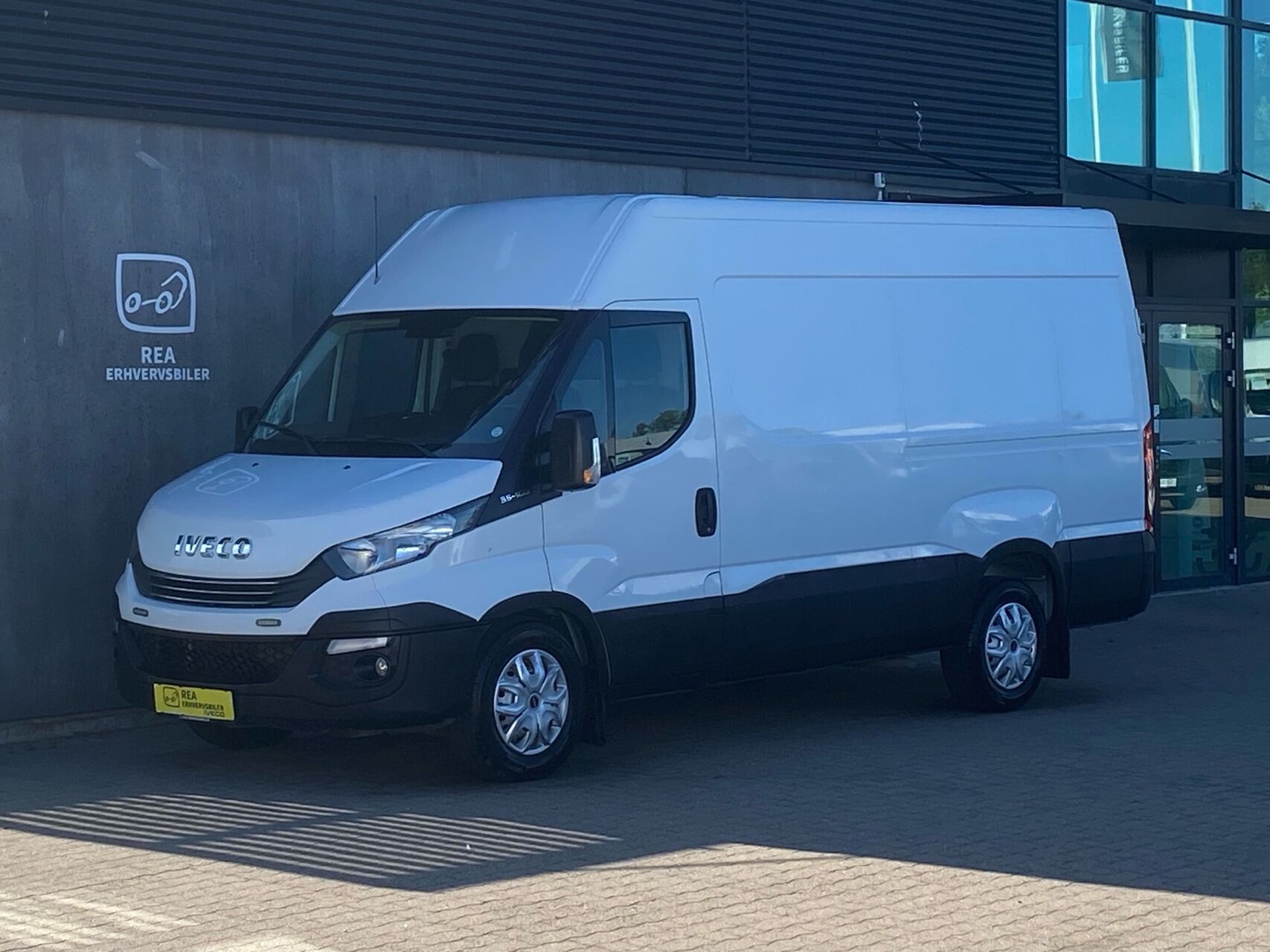 Billede af Iveco Daily 35S16 12m3 2,3 D Hi-Matic 156HK Van 8g Aut.