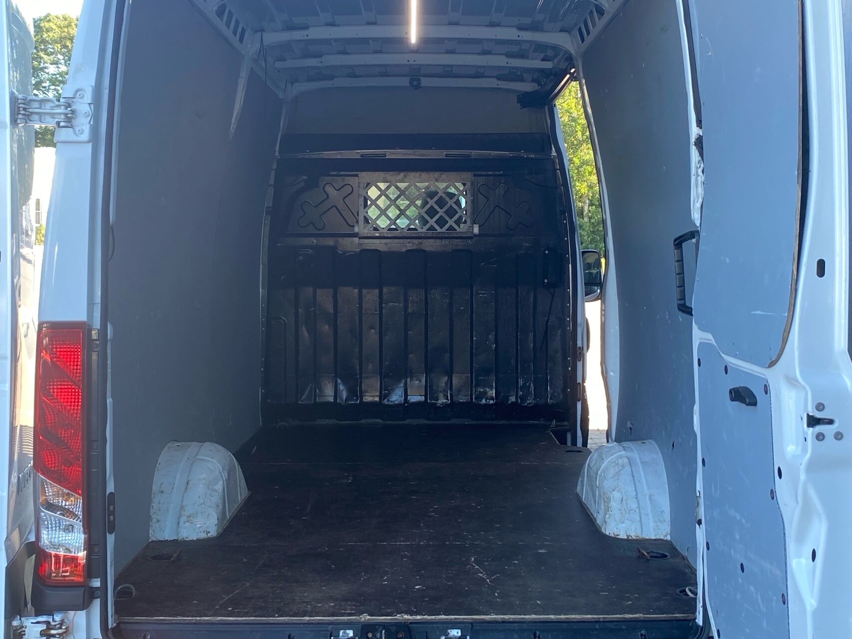 Billede af Iveco Daily 35S16 12m3 2,3 D Hi-Matic 156HK Van 8g Aut.