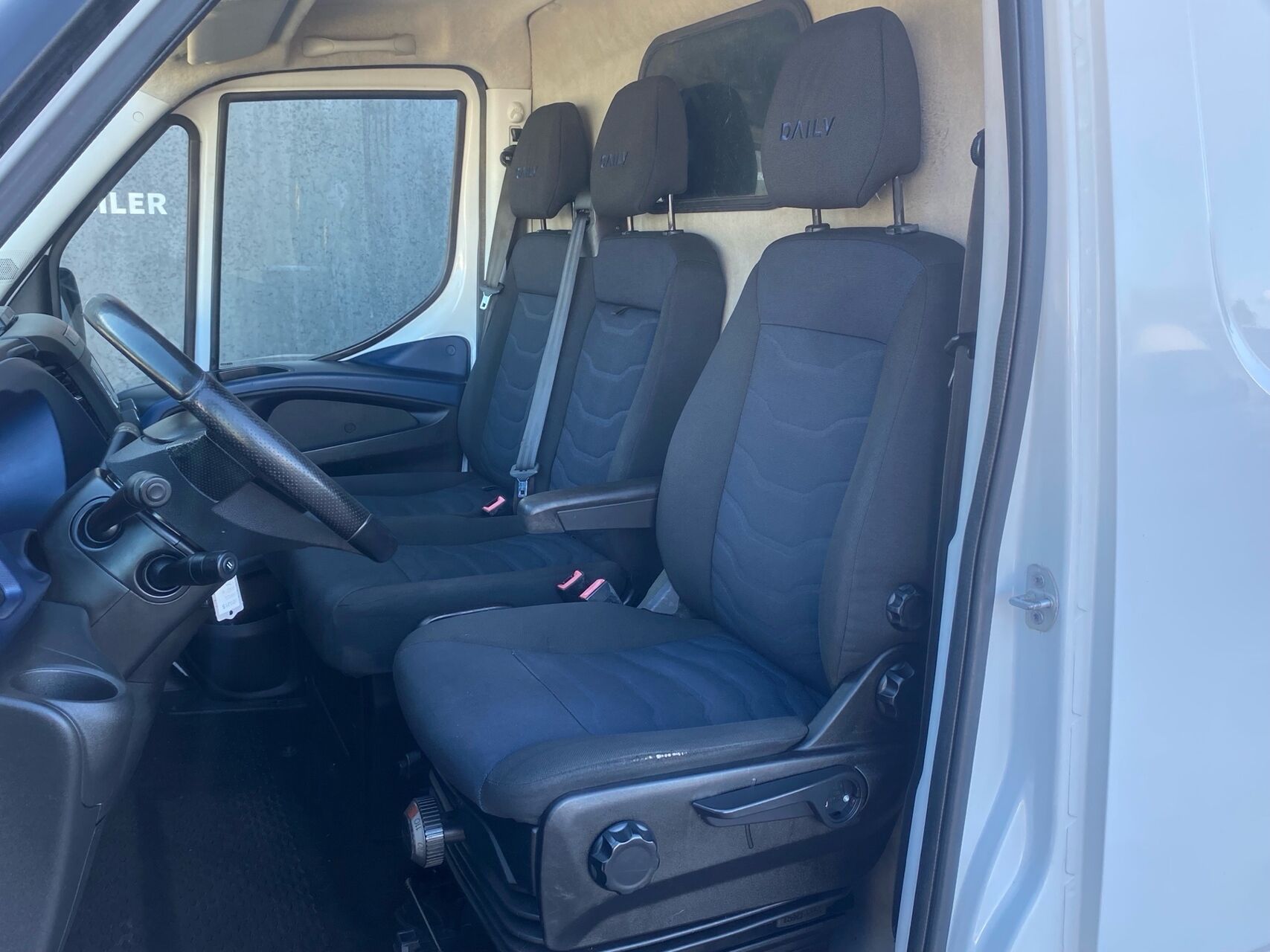 Billede af Iveco Daily 35S16 12m3 2,3 D Hi-Matic 156HK Van 8g Aut.