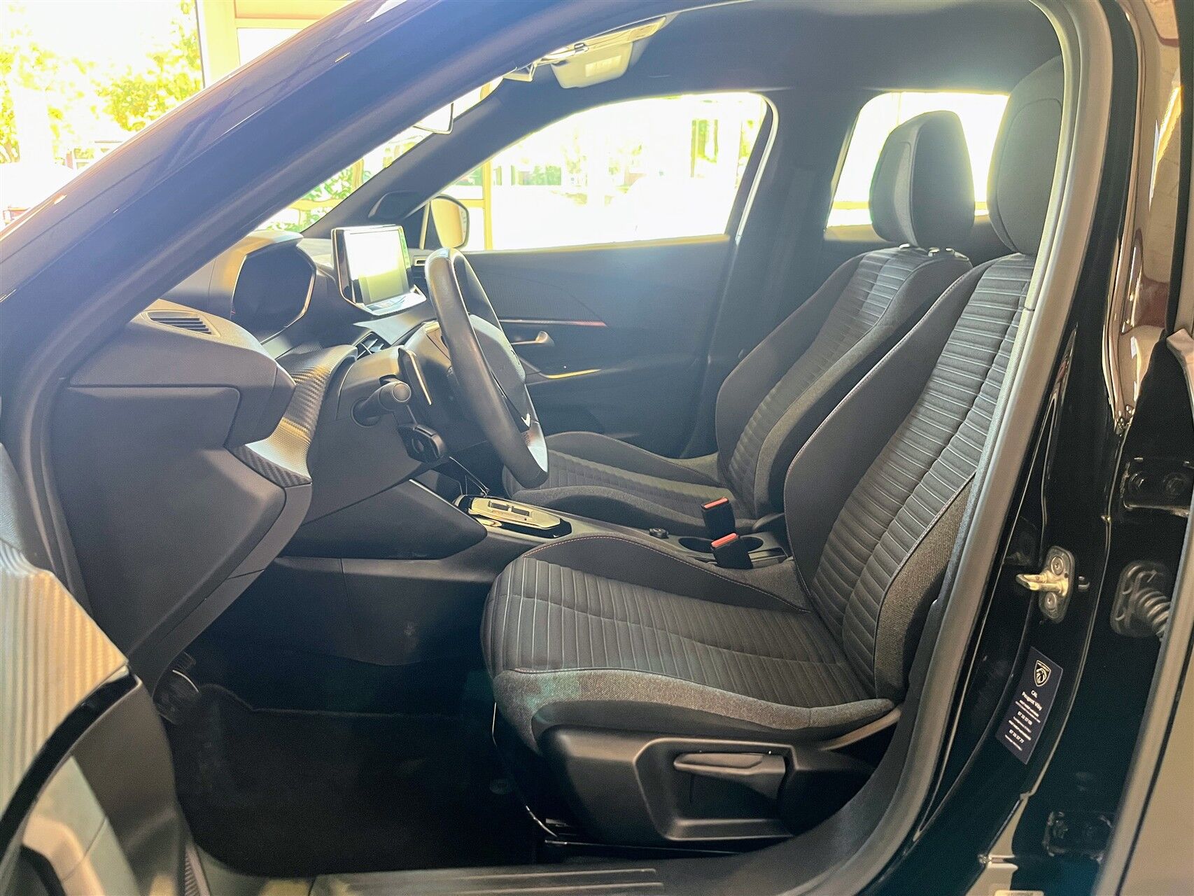 Billede af Peugeot 2008 1,2 PureTech Active Pack EAT8 130HK 5d 8g Aut.