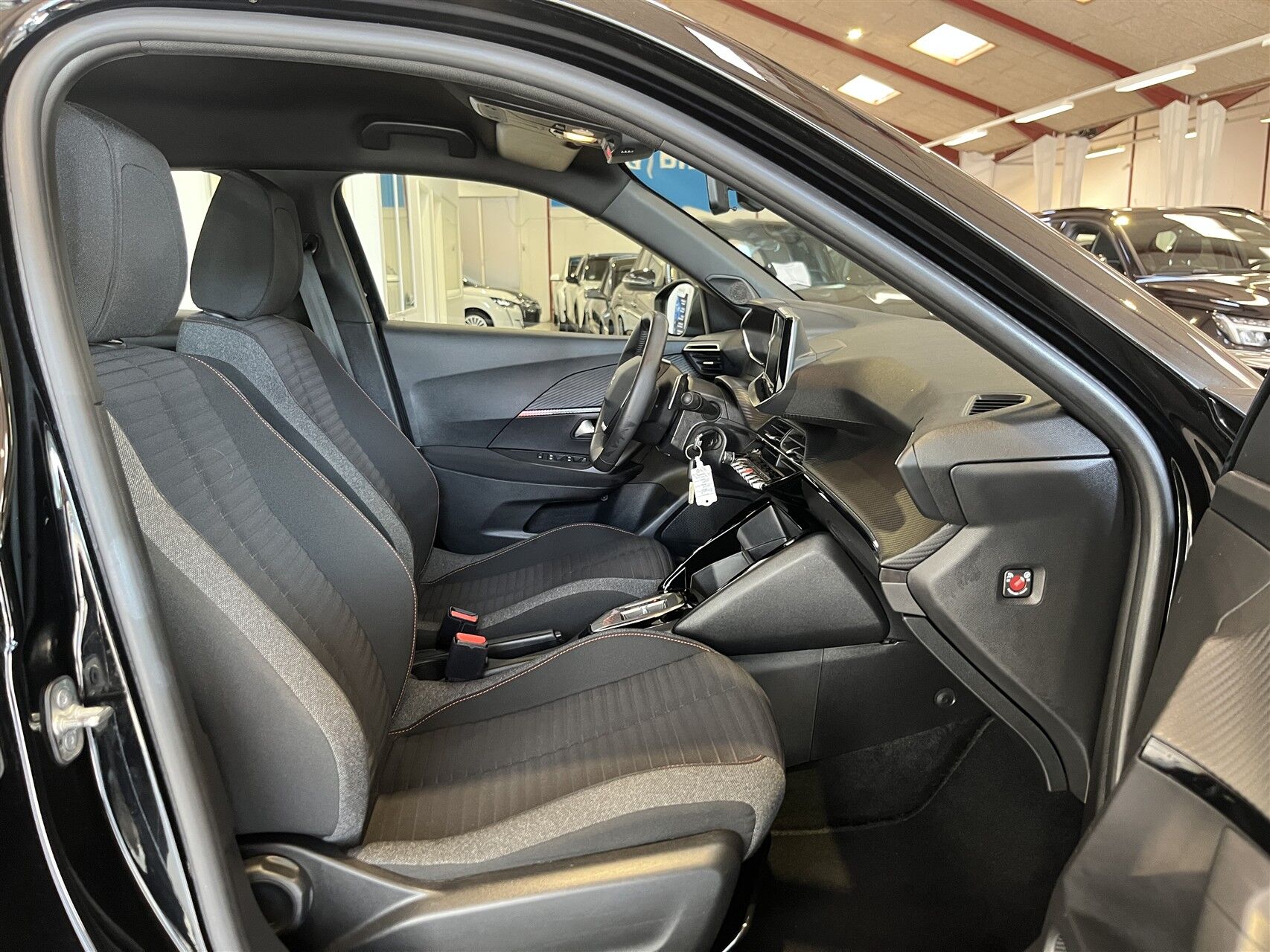 Billede af Peugeot 2008 1,2 PureTech Active Pack EAT8 130HK 5d 8g Aut.