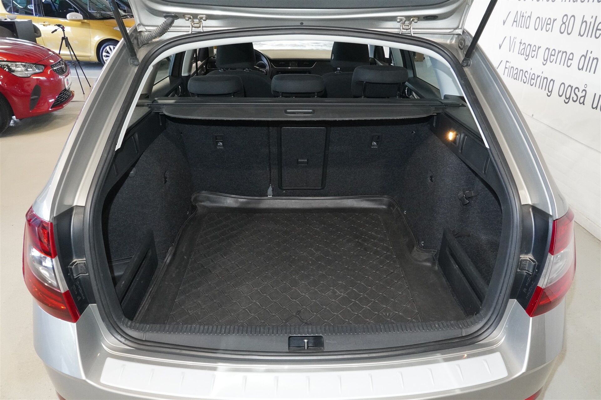 Billede af Skoda Octavia Combi 1,6 TDI AdBlue Style DSG 115HK Stc 7g Aut.