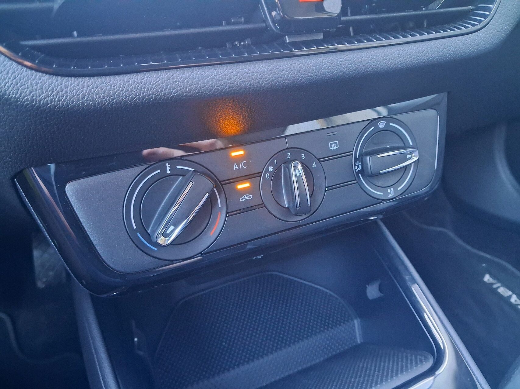 Billede af Skoda Fabia 1,0 MPI Essence 80HK 5d