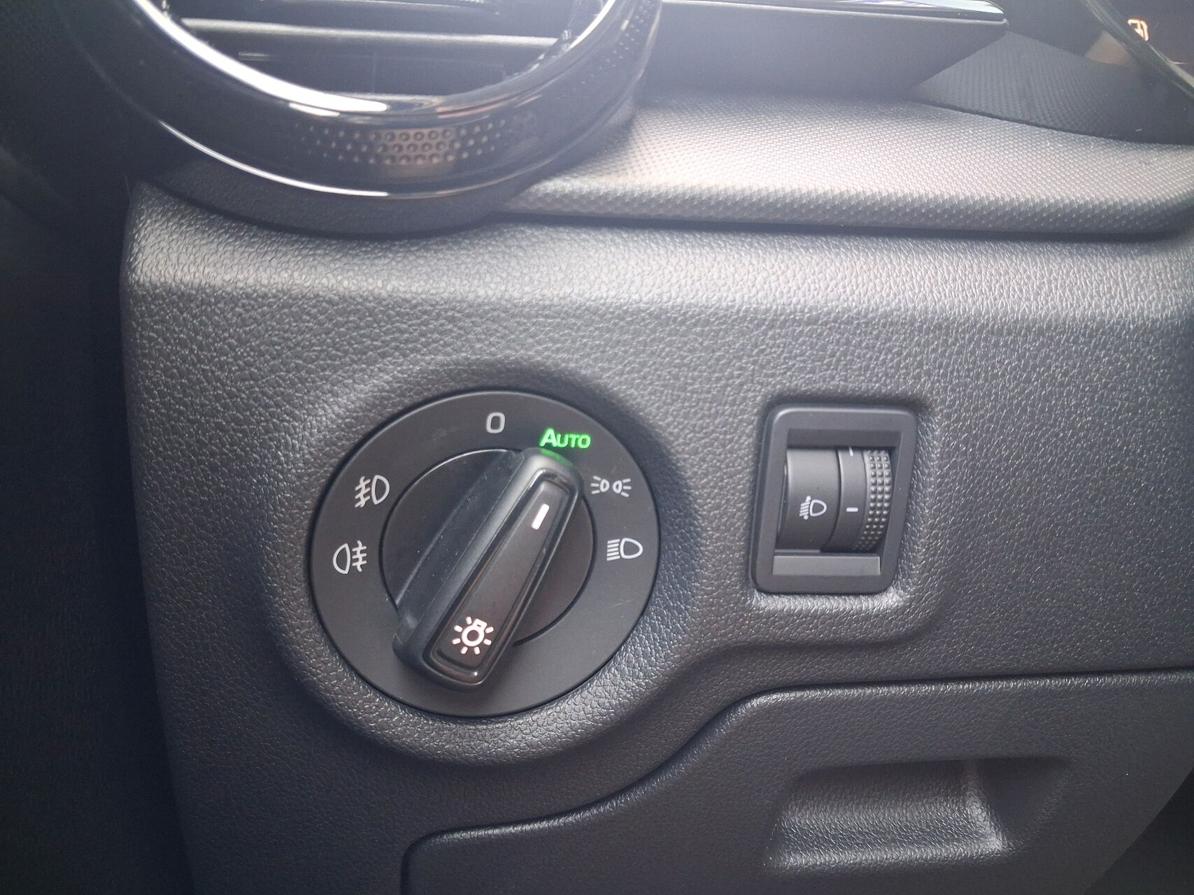 Billede af Skoda Fabia 1,0 MPI Essence 80HK 5d